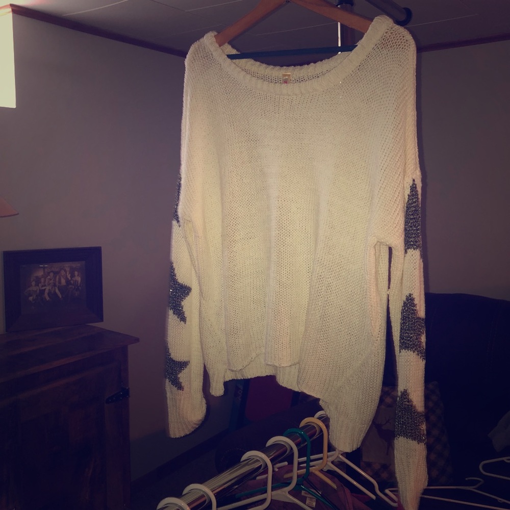NWOT Off White Sweater With Stars On Sleeves